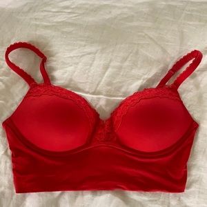 BNWT. Victoria secret no worries push up bra. C 32